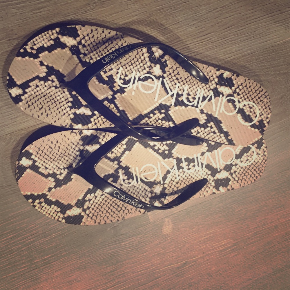 Calvin Klein flip flops NWOT